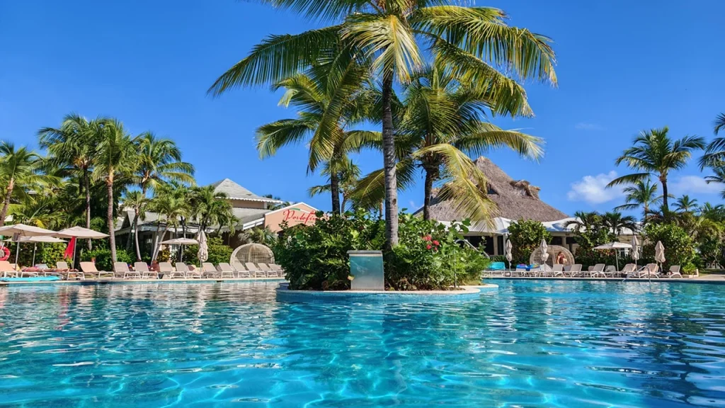 bahia principe luxury ambar piscina princial bahia principe luxury ambar piscina princial