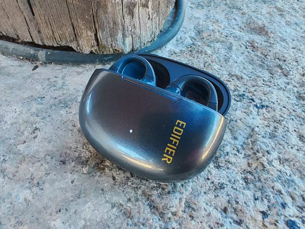 Edifier R1