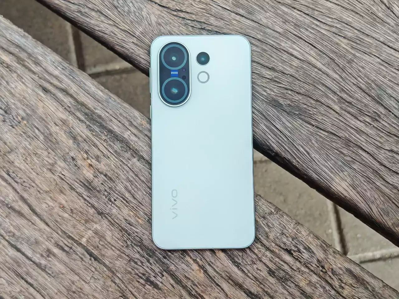 Vivo X200 FE
